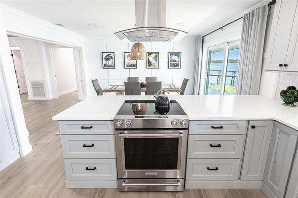 Dining room, Interior, Kitchen, Stainless Steel Appliances, Wood Texture Flooring