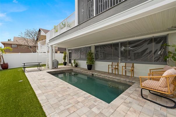 Exterior, Pool