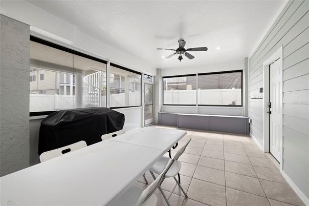 Dining room, Interior, Recessed Lighting