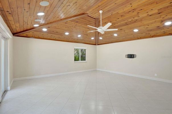 Empty room, Interior, Recessed Lighting, Wooden Ceilings