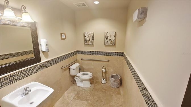 Bathroom, Interior, Recessed Lighting