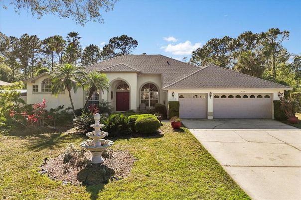 Attached, Exterior, Facade, Ranch