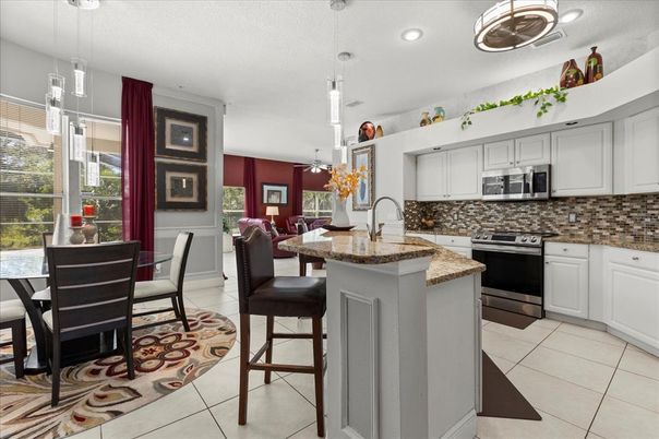 Dining room, Interior, Kitchen, Pendant Lights, Recessed Lighting, Stainless Steel Appliances