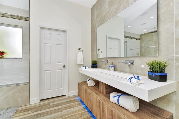 Bathroom, Interior, Recessed Lighting, Wood Texture Flooring