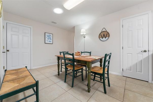 Dining room, Interior, Recessed Lighting