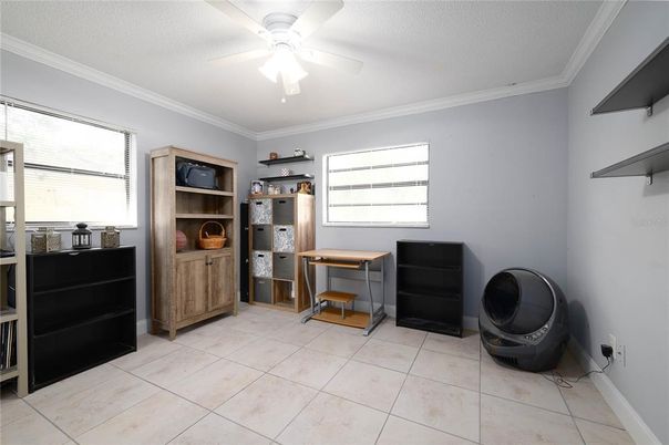 Home Office, Interior