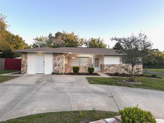 Backyard, Exterior, Facade, Ranch