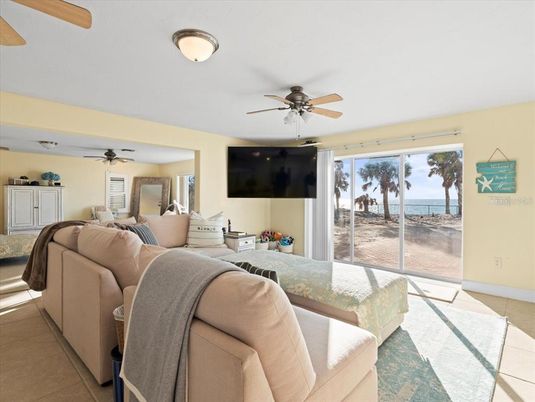 Interior, Living room, Water