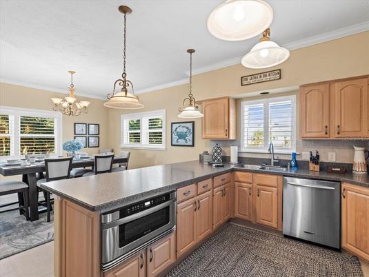 Chandelier, Dining room, Interior, Kitchen, Pendant Lights, Stainless Steel Appliances