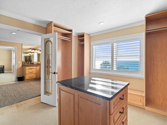 Interior, Kitchen, Recessed Lighting, Water