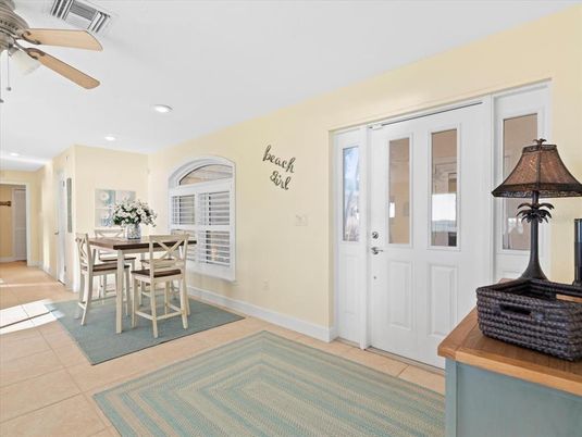 Dining room, Interior, Recessed Lighting
