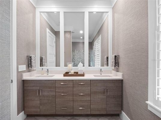 Bathroom, Dual Sink Vanities, Interior, Recessed Lighting