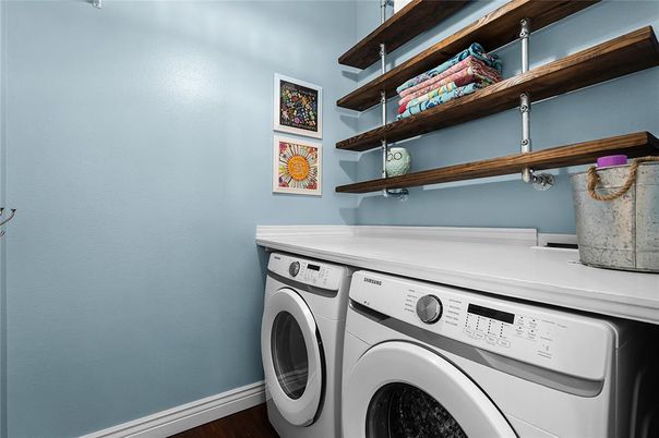 Interior, Washer, Wood Texture Flooring