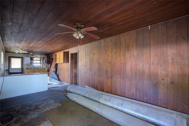Empty room, Interior, Wooden Ceilings, Wooden Walls