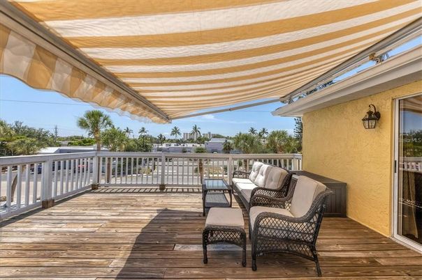 Exterior, Wood Texture Flooring