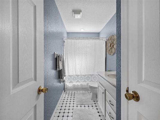 Bathroom, Interior, Recessed Lighting