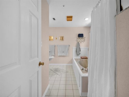 Bathroom, Interior, Recessed Lighting