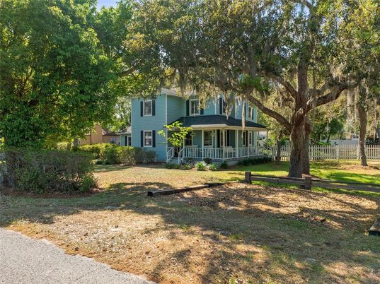 Backyard, Exterior, Facade, Queen Anne Victorian