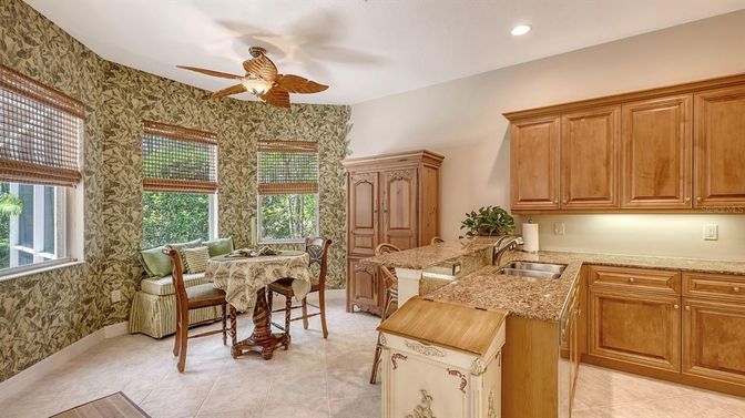 Dining room, Interior, Kitchen, Recessed Lighting