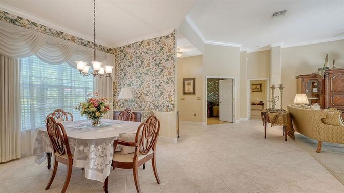 Chandelier, Dining room, Interior