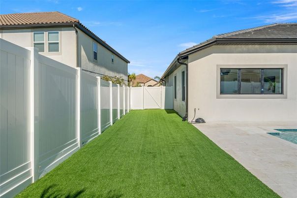 Backyard, Exterior