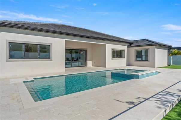 Exterior, Pool