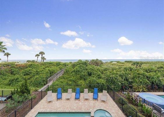 Exterior, Pool, Water