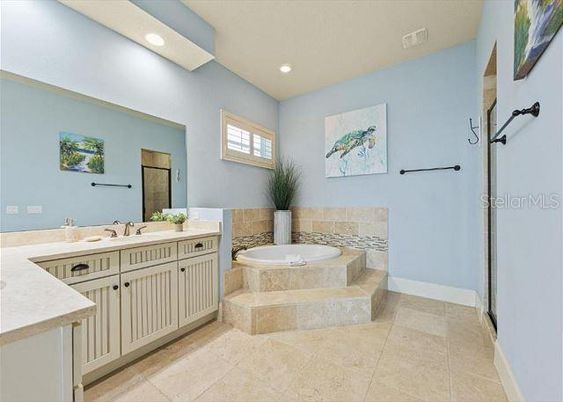 Bathroom, Dual Sink Vanities, Interior, Recessed Lighting