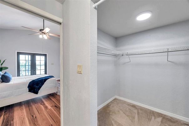 Bedroom, Interior, Recessed Lighting, Walk-in Closets, Wood Texture Flooring