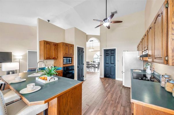 Dining room, Interior, Kitchen, Pendant Lights, Wood Texture Flooring