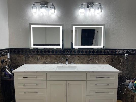 Bathroom, Dual Sink Vanities, Interior