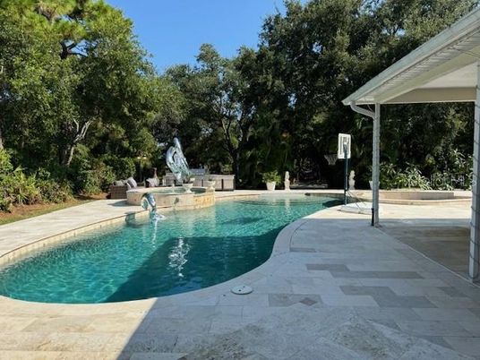Exterior, Pool