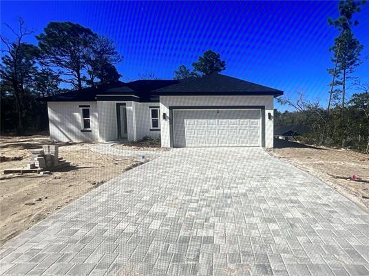 Attached, Exterior, Facade, Ranch