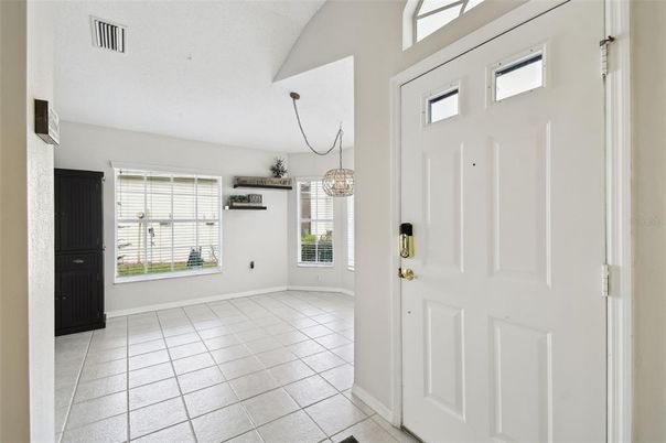 Chandelier, Empty room, Interior, Pendant Lights