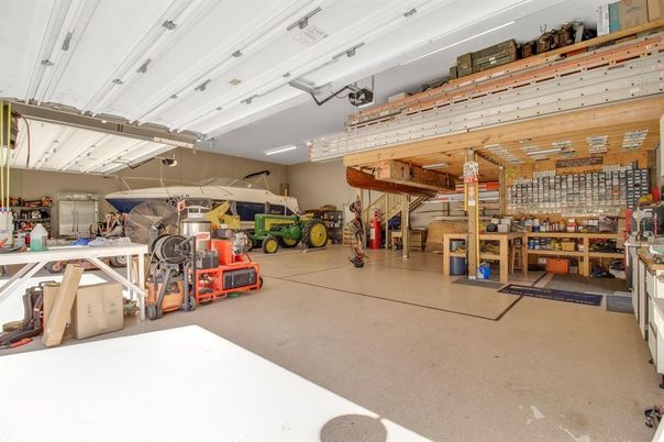 Garage, Interior
