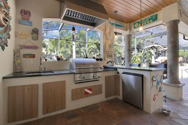 Interior, Pendant Lights, Stainless Steel Appliances, Sun Room, Wooden Ceilings
