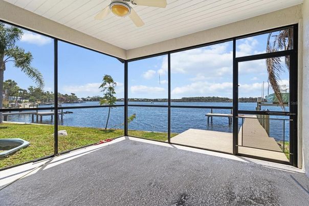 Interior, Sun Room, Water