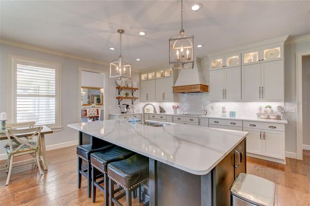 Dining room, Interior, Kitchen, Pendant Lights, Recessed Lighting, Wood Texture Flooring