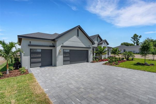 Attached, Exterior, Facade, Ranch