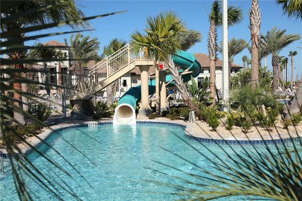 Exterior, Playground, Pool