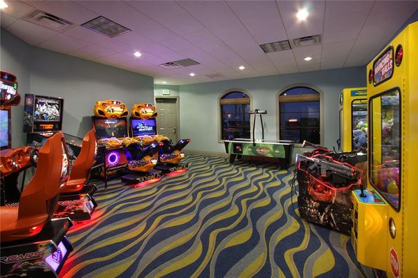 Game Room, Interior, Recessed Lighting