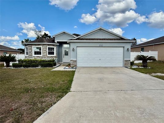 Attached, Exterior, Facade, Ranch