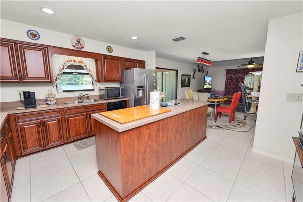 Dining room, Interior, Kitchen, Recessed Lighting, Stainless Steel Appliances