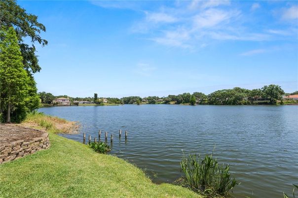 Exterior, Lake