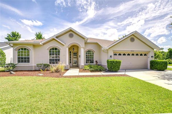 Attached, Exterior, Facade, Ranch