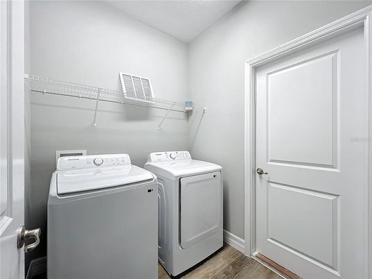 Interior, Utility Closets, Washer, Wood Texture Flooring