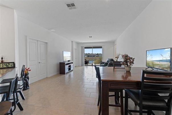Dining room, Interior