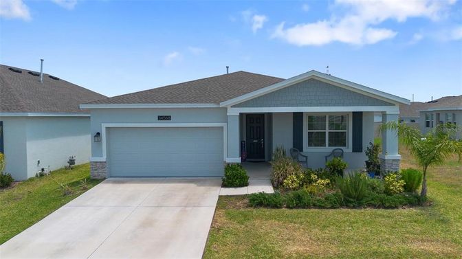 Attached, Exterior, Facade, Ranch