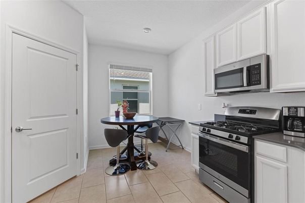 Dining room, Interior, Kitchen, Recessed Lighting