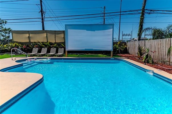 Exterior, Pool